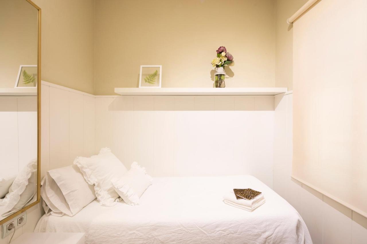 Chic Gran Via Apartment Барселона Экстерьер фото