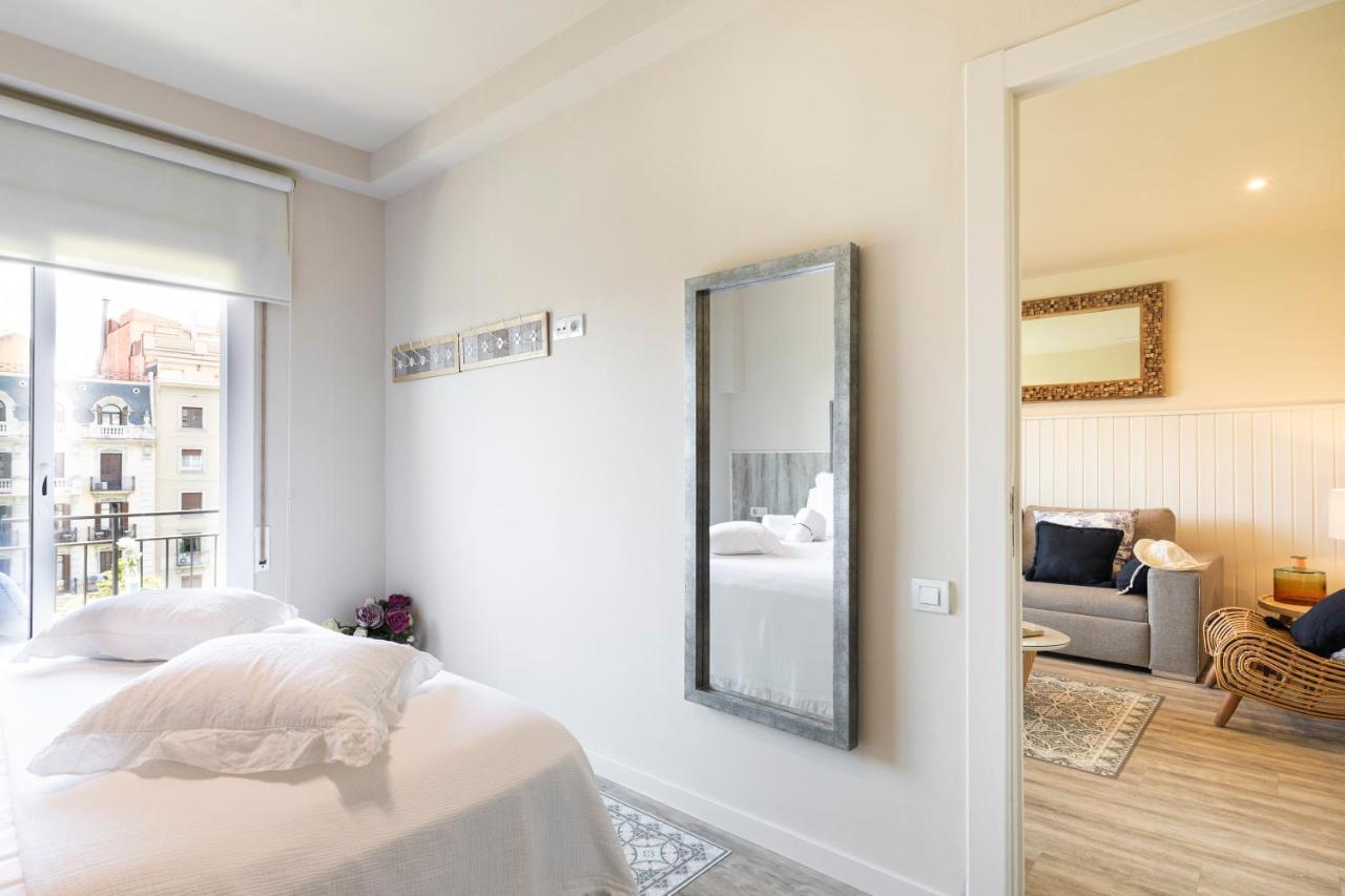 Chic Gran Via Apartment Барселона Экстерьер фото